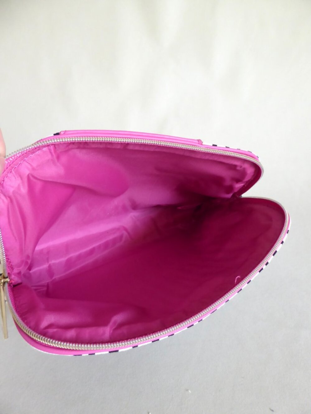 NEW ESTEE LAUDER COSMETIC BAG MAKE UP BAG TRAVEL BAG MASCARA WAND PRINT - Picture 9 of 10